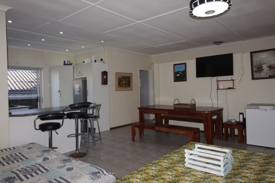 4 Bedroom Property for Sale in Paradise Beach Eastern Cape